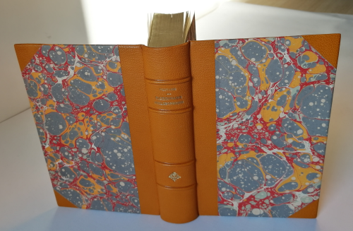Demi-reliure cuir à coins - Dictionnaire philosophique - Voltaire - Papier - Atelier de Reliure à Fleur de Pages - Reliures traditionnelles - Titrage à la feuille d'or - Fleuron